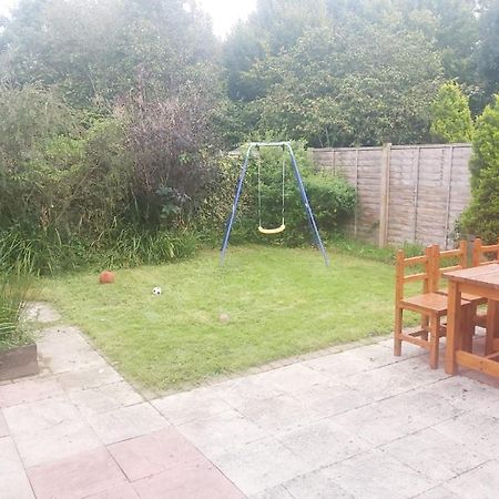 Ashford Holiday Home Smithy Drive Sleeps 5 Free Wifi And Vehicle Parking Kingsnorth Екстер'єр фото