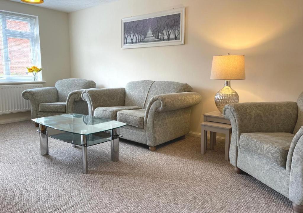 Ashford Holiday Home Smithy Drive Sleeps 5 Free Wifi And Vehicle Parking Kingsnorth Екстер'єр фото