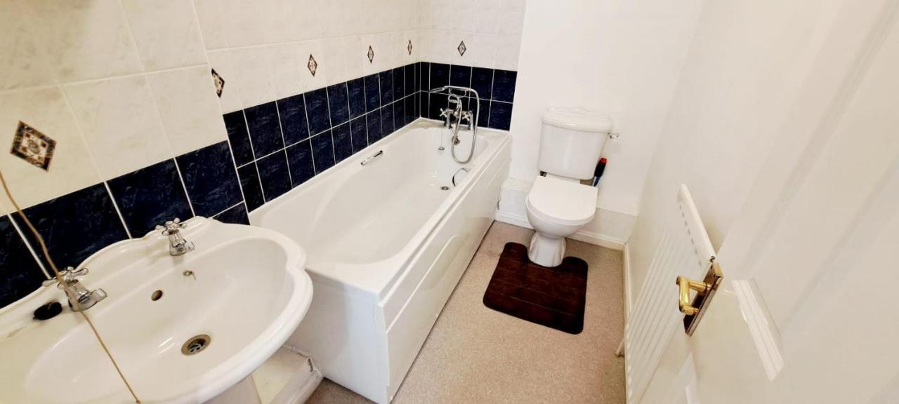 Ashford Holiday Home Smithy Drive Sleeps 5 Free Wifi And Vehicle Parking Kingsnorth Екстер'єр фото
